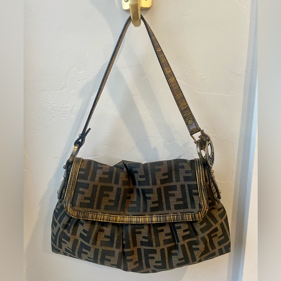 Authentic Fendi Baguette!! 💯 % - Picture 2 of 14